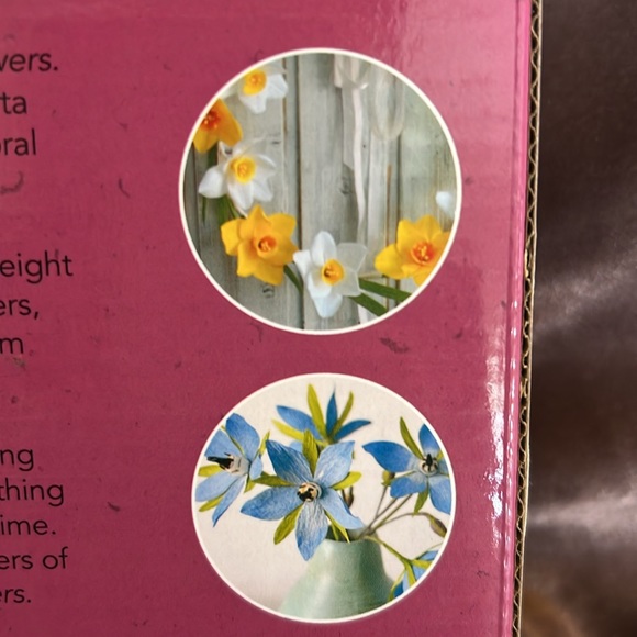 BEAUTIFUL CRAFTMAKER GIFT BOX CREATE OWN PAPER FLOWERS BRAND NEW - Picture 6 of 8